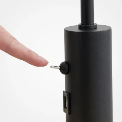 Lindby vloerlamp Zinia, zwart, plank, USB-aansluiting