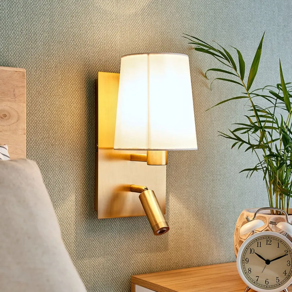 Lindby wandlamp Aiden, 30 cm, antiek messing, LED leeslampje