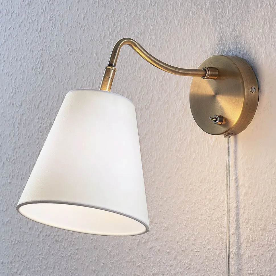 Lindby wandlamp Ethan, wit/oud messing, stekker, 28 cm, E14