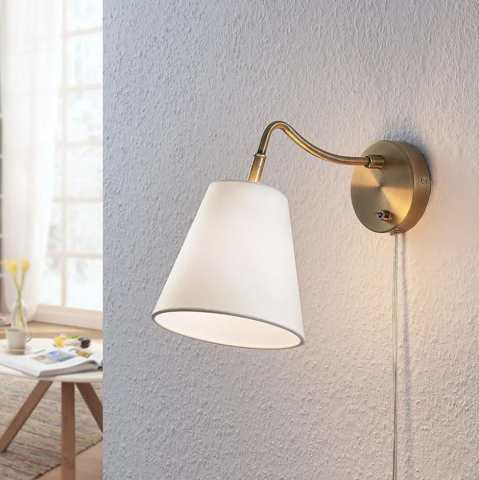 Lindby wandlamp Ethan, wit/oud messing, stekker, 28 cm, E14