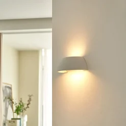 Lindby wandlamp Felia, wit, gips, 24cm, E14