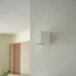 Lindby wandlamp Freja, wit, gips, G9