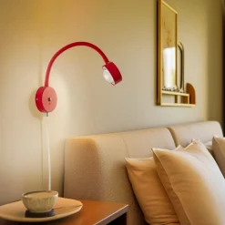 Lindby wandlamp Jyla, rood/wit, lens, 4200K, GX53, flexibele arm