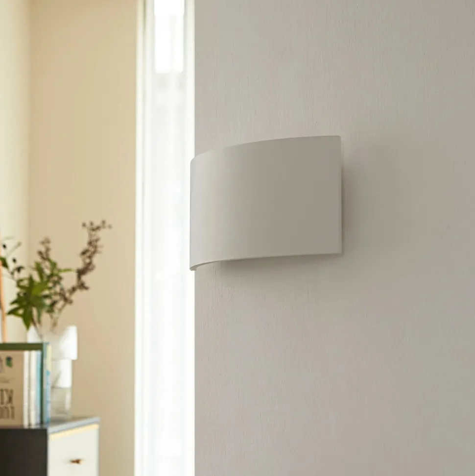 Lindby wandlamp Naike, wit, gips, hoogte 15 cm