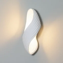 Lindby wandlamp Ornela, wit, gips, hoogte 29,5 cm