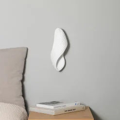 Lindby wandlamp Ornela, wit, gips, hoogte 29,5 cm