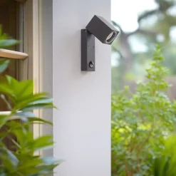 Lindby wandlamp Othil, sensor, antraciet, metaal, IP44