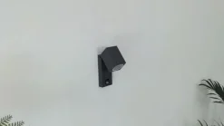 Lindby wandlamp Othil, sensor, antraciet, metaal, IP44