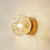 Lindby wandlamp Piatra, barnsteen/messing, glas, Ø 16 cm, G9