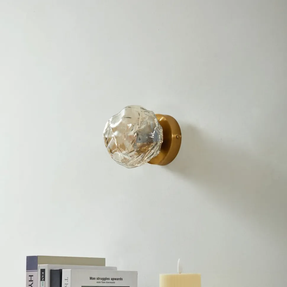 Lindby wandlamp Piatra, barnsteen/messing, glas, Ø 16 cm, G9