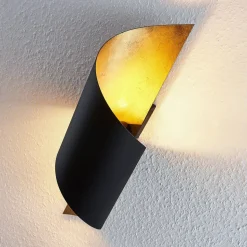 Lindby wandlamp Vanni, zwart/goud, metaal, hoogte 57cm