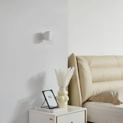 Lindby wandspot Jyla, wit, 3.000 K, omhoog/omlaag, lens