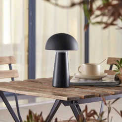 Lindby Zyre LED oplaadbare tafellamp, zwart, IP44, touchdimmer