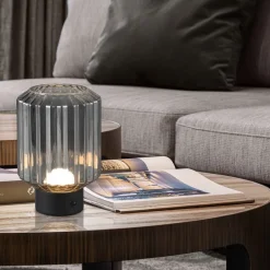 Lord LED tafellamp, zwart/rook, hoogte 19,5 cm, glas