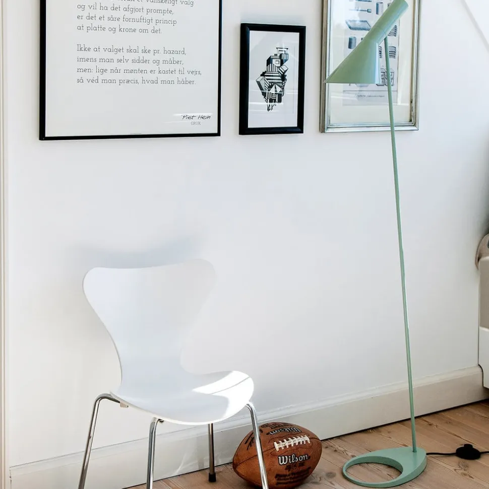 Louis Poulsen AJ - vloerlamp, benzine