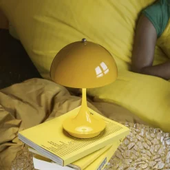 Louis Poulsen Panthella Portable 160 V3, ondoorzichtig geel