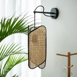 Lucande Bassiola wandlamp met bamboe kap