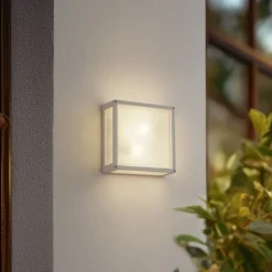 Lucande buitenwandlamp Aurelien, wit, sensor, 25 x 25 cm