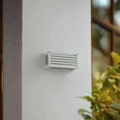 Lucande buitenwandlamp Aurelien, wit, 12cm, strip, IP54