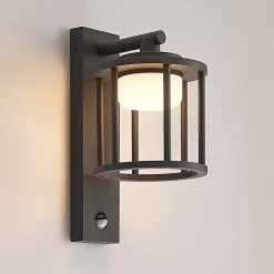 Lucande buitenwandlamp Berenike, sensor, antraciet, metaal