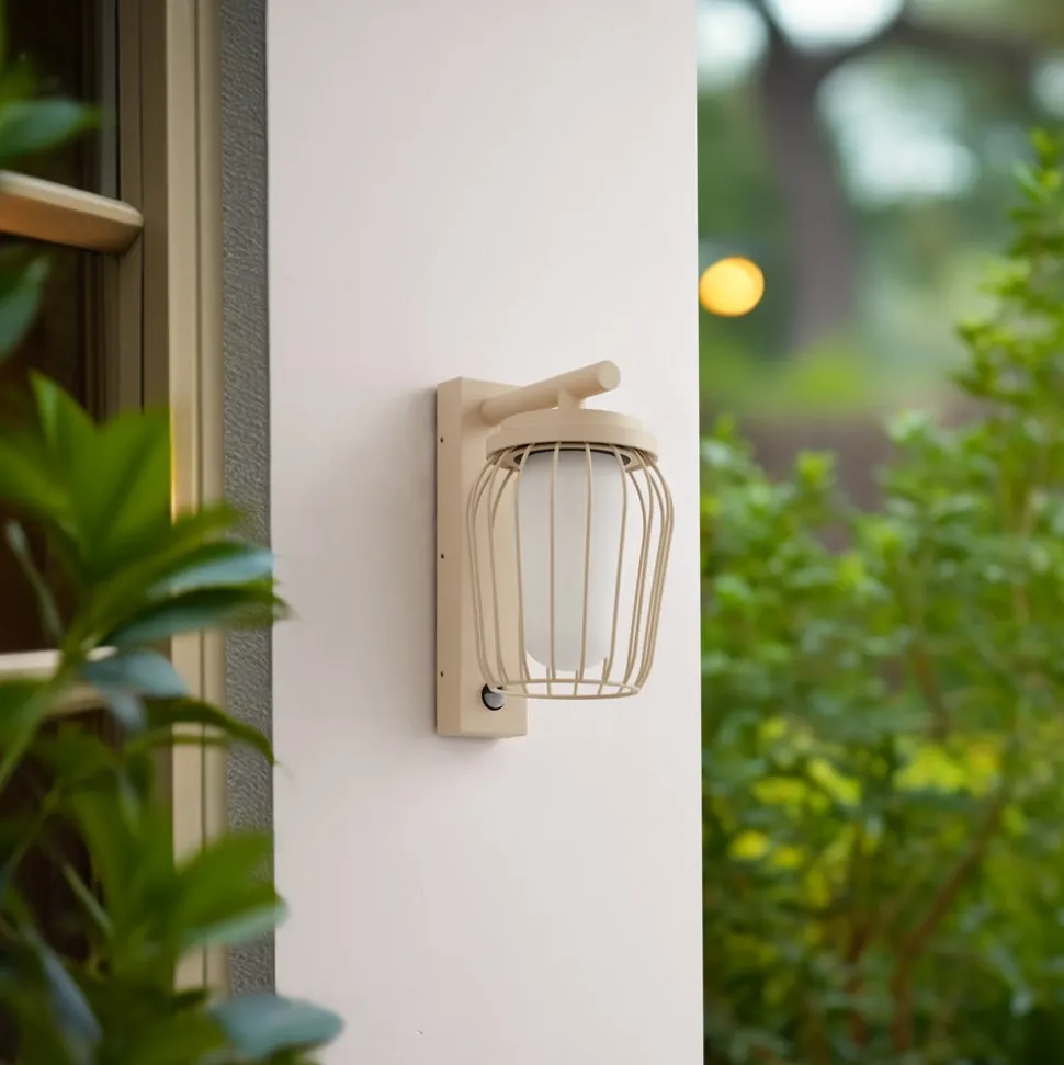 Lucande buitenwandlamp Chandan, 30cm, beige, sensor, IP44