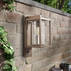 Lucande buitenwandlamp Ferda, sensor, pendel, bruin, IP44