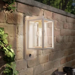 Lucande buitenwandlamp Ferda, sensor, pendel, beige, IP44