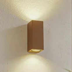 Lucande buitenwandlamp Xava, up/down, bruin, 2-lamps, GU10