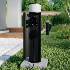 Lucande Corban sokkellamp, grijs, deur, stopcontacten, G9, IP44