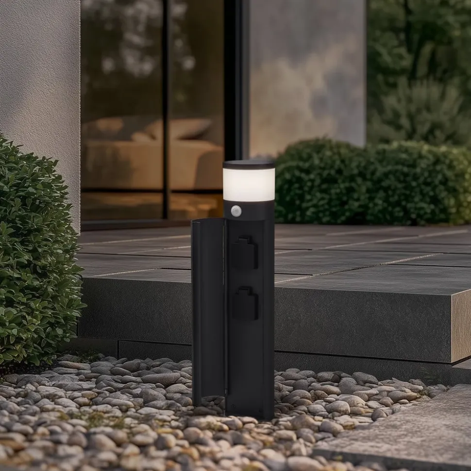 Lucande Corban sokkellamp, grijs, sensor, stopcontacten, IP44