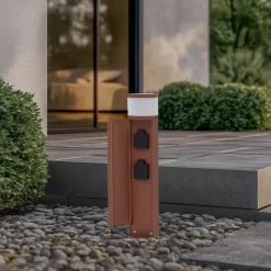 Lucande Corban sokkellamp, roest, deur, stopcontacten, G9, IP44