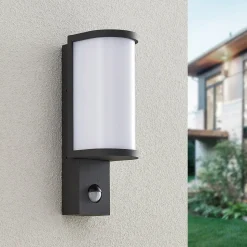 Lucande Jokum LED buiten wandlamp, IP54, sensor