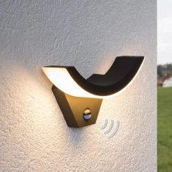 Lucande LED buiten wandlamp Half, sensor, antraciet, IP54