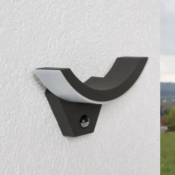 Lucande LED buiten wandlamp Half, sensor, antraciet, IP54