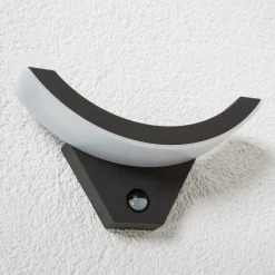 Lucande LED buiten wandlamp Half, sensor, antraciet, IP54