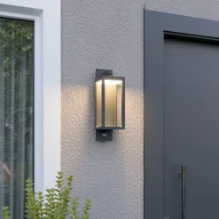 Lucande LED buiten wandlamp Ferdinand, sensor, grijs, 38 cm