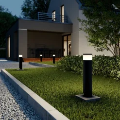 Lucande LED sokkellamp Corban, grijs, deur, stopcontacten, IP44