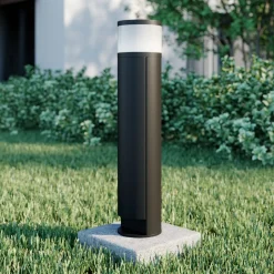 Lucande LED sokkellamp Corban, grijs, deur, stopcontacten, IP44