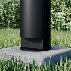 Lucande LED sokkellamp Corban, grijs, deur, stopcontacten, IP44