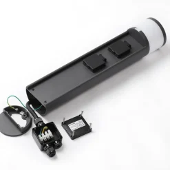 Lucande LED sokkellamp Corban, grijs, contactdozen, IP44