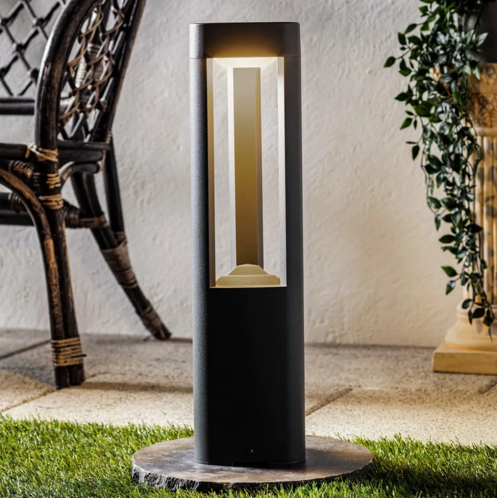 Lucande LED sokkellamp Pirron, 50 cm, driehoekig, IP54