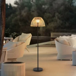 Lucande LED vloerlamp Eligio, bamboe, Ø 39 cm, RGB