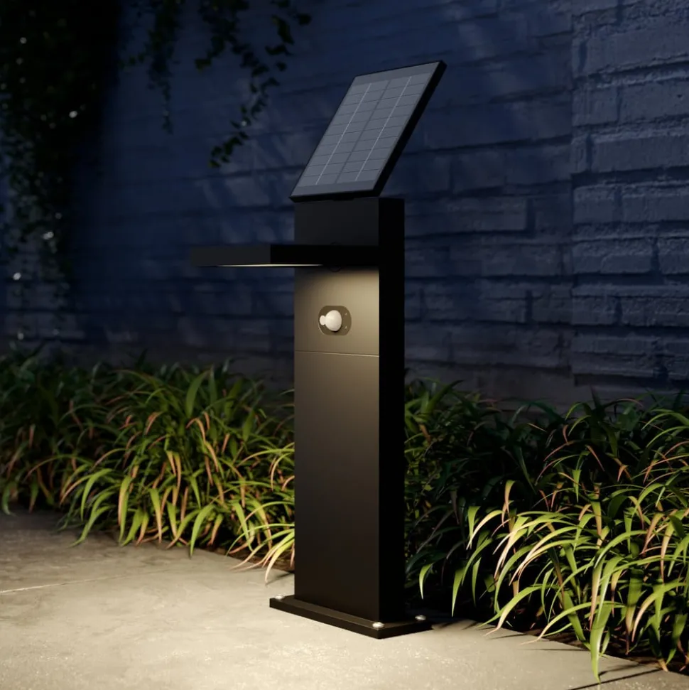 Lucande LED-zonnegolflamp Silvan, 60 cm, sensor, antraciet