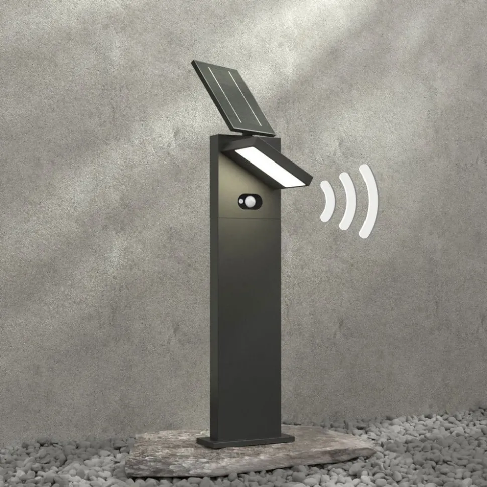 Lucande LED-zonnegolflamp Silvan, 60 cm, sensor, antraciet