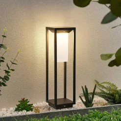 Lucande LED-zonnevoetlamp Eliel, hoogte 50 cm, zwart