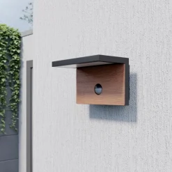 Lucande Lignus LED buitenwandlamp, bewegingsmelder