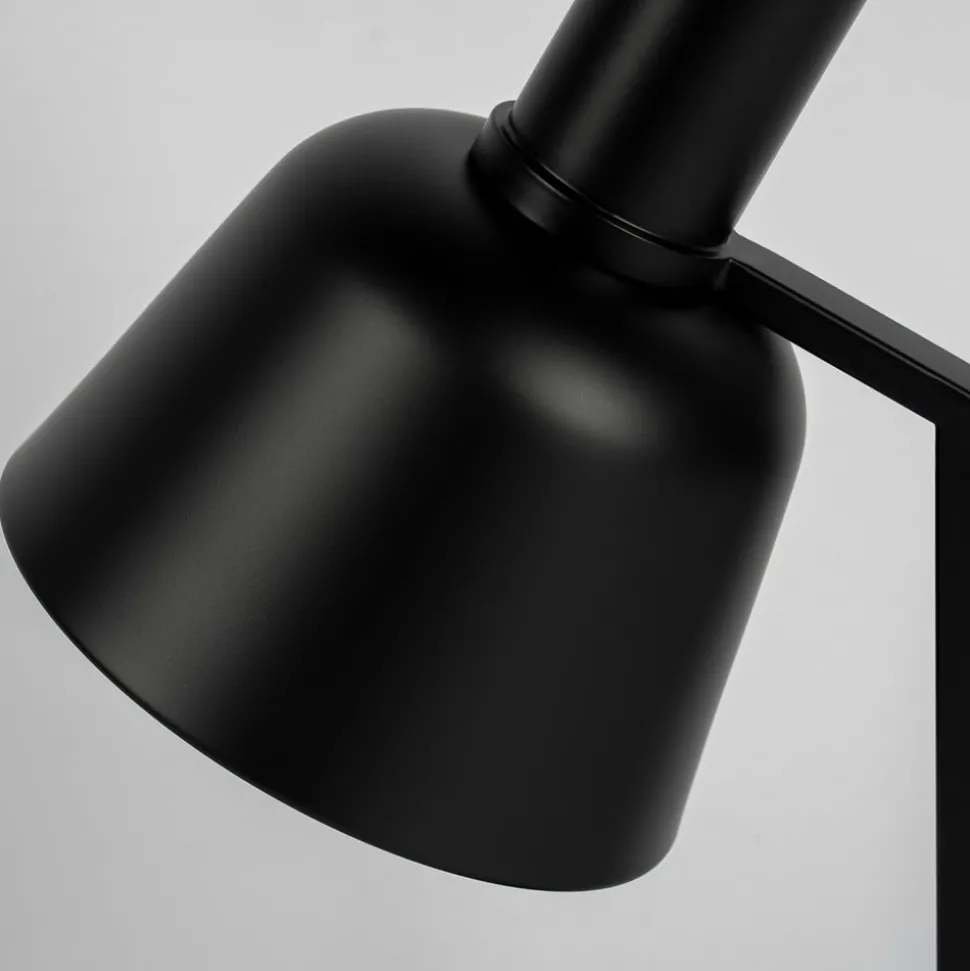 Lucande Servan tafellamp van zwart ijzer