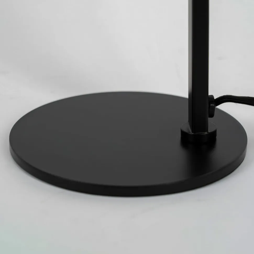 Lucande Servan tafellamp van zwart ijzer