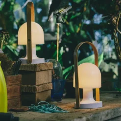 MARSET FollowMe LED tafellamp, wit-eiken, hoogte 29 cm