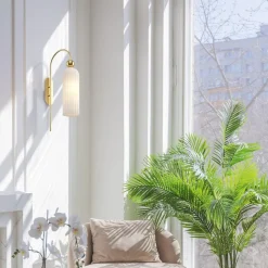 Maytoni Antic wandlamp, glazen kap in wit